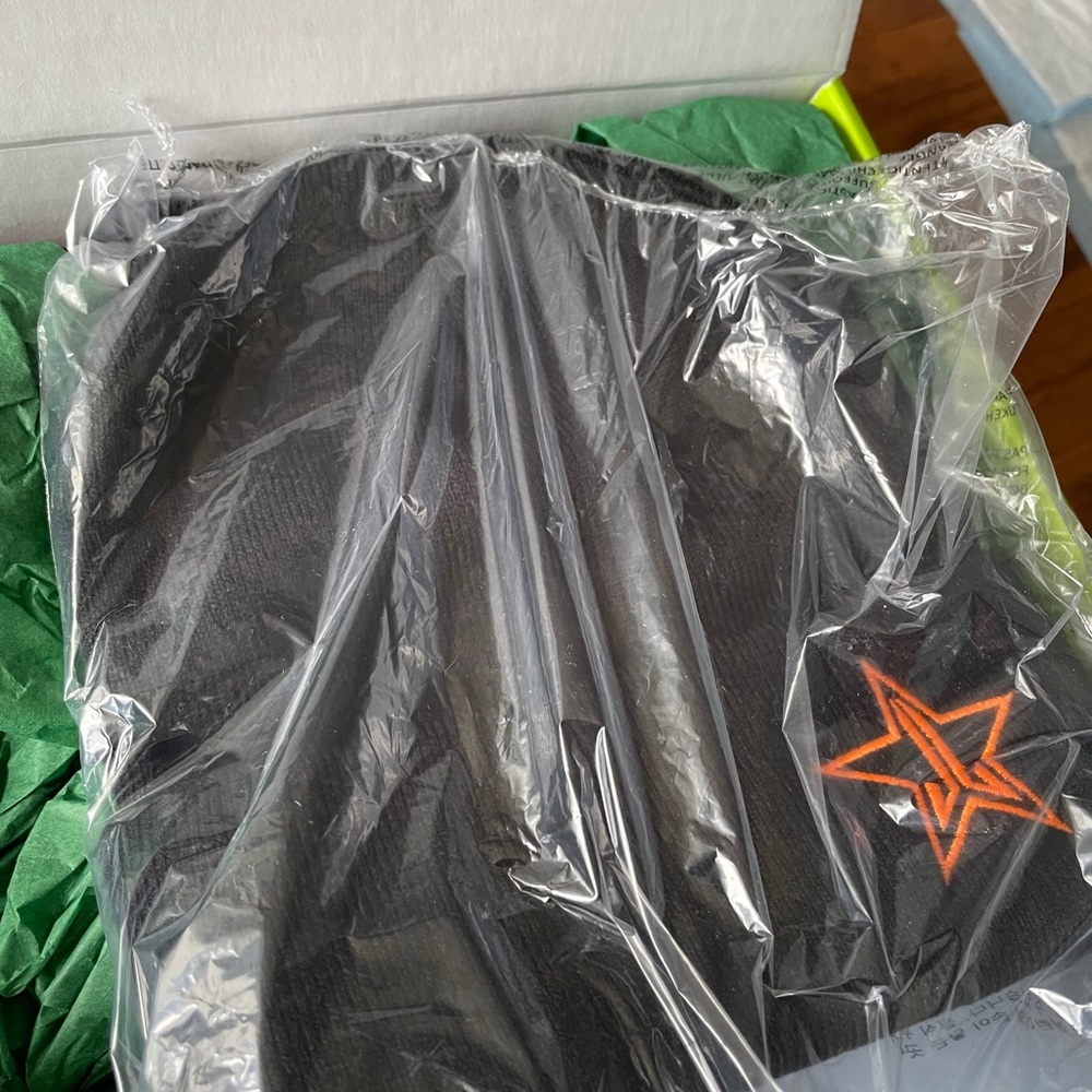 Jeffree star Halloween mystery box excl beanie